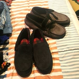 2 pairs of men's slippers being sold together.  Both are size xxl